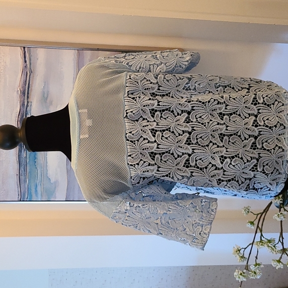 Ann Taylor Loft Powder Blue Embroidered Tee Top sz XS - Picture 3 of 6